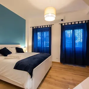 Across The Bed & Breakfast